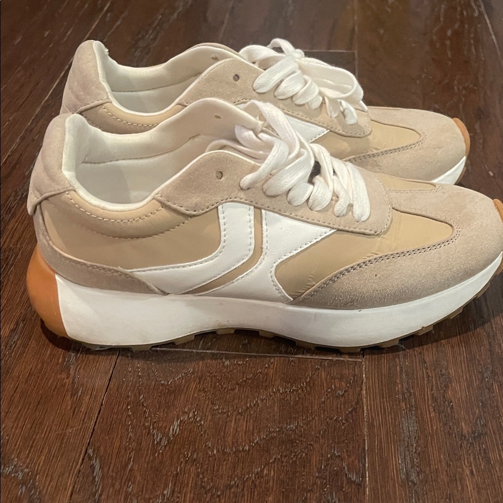 Steve Madden Tan and White Sneakers